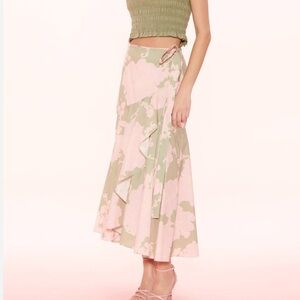 Carlucci Satin Skirt Ruffle Size 10 Women's Pink Green